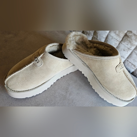 UGG Discoquette Slide Slipper, Size 8 - Picture 8 of 8